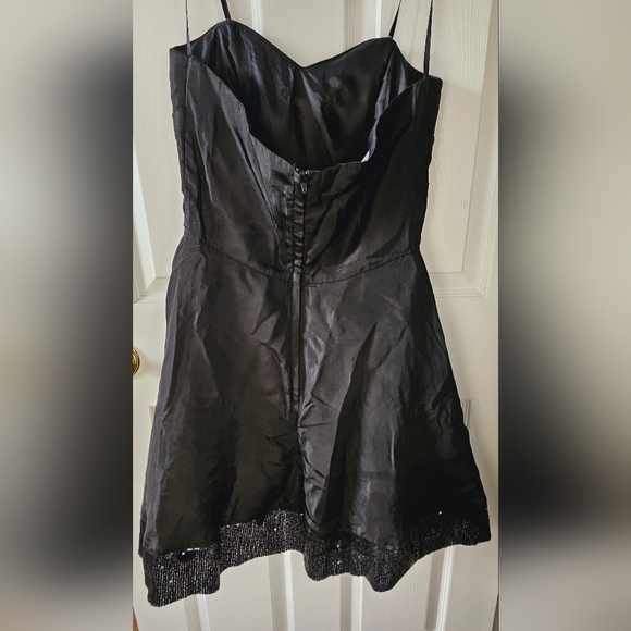 Ladies formal mini black strapless dress, small size 5-6 - Picture 3 of 4
